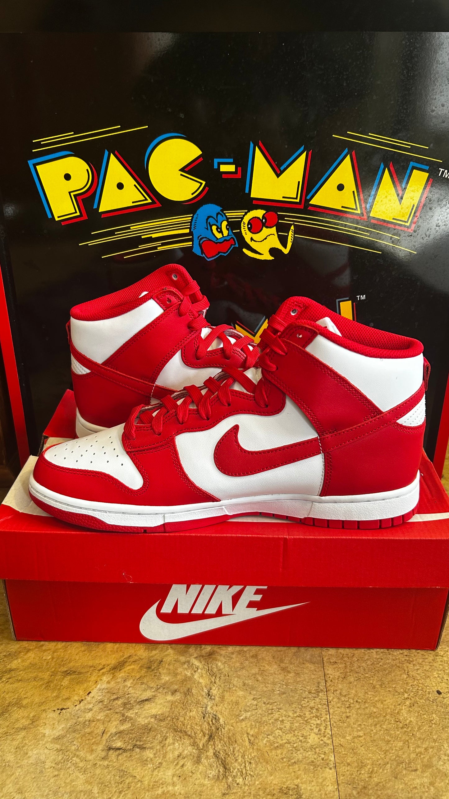 Nike Dunk High
Championship White Red
